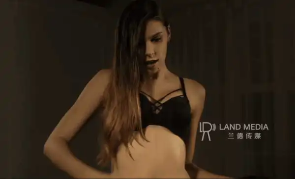 电钻创意广告：梦露的嘲笑