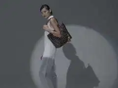 kkxiu时尚女包品牌广告